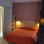 Hotel Des Pavillons París