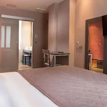 Des Pavillons Hotel 2*